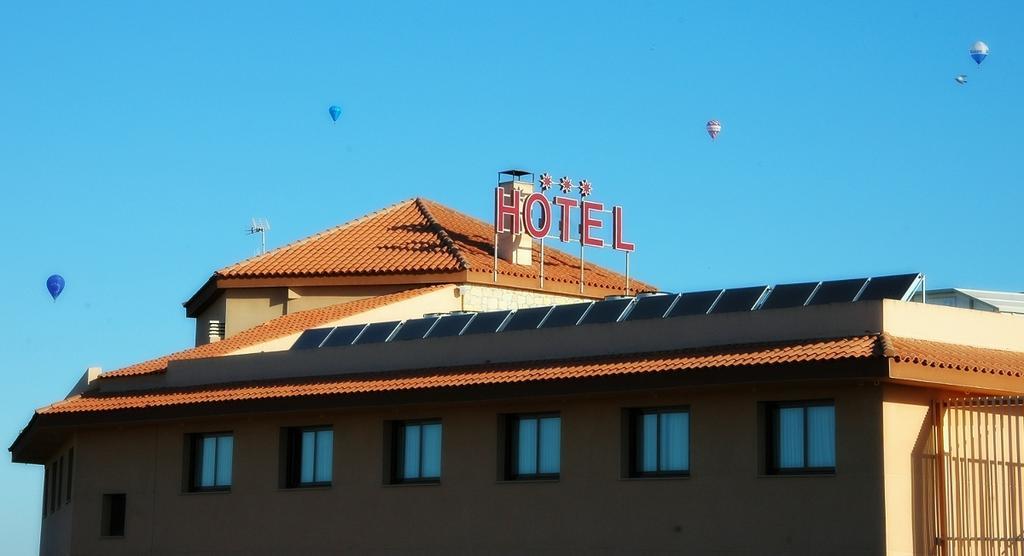 Hotel Salat Resort Les Borges Blanques Extérieur photo